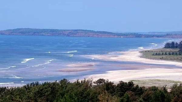 Australian boy finds 50-year-old bottle on remote beach; He opens it and finds...