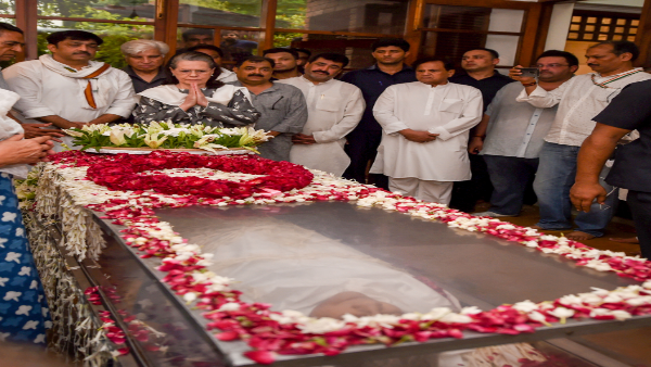 Heart filled with grief: Sonia Gandhi's emotional letter to Dikshit's son