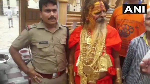 Wearing 16 Kg of Gold, Golden Baba is back to Kanwar Yatra