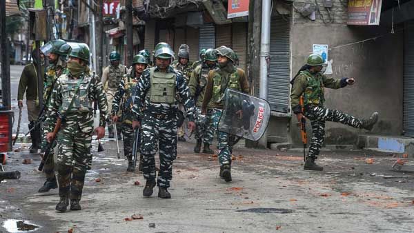 Centre rushes 25,000 additional forces to Valley, as speculations regarding Article 35A grow