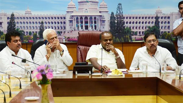 Ahead of crucial trust vote, all odds against Karnataka government
