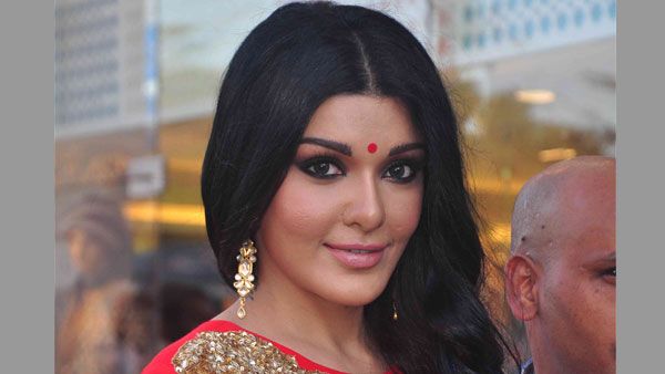 ‘Saaki girl’ Koena Mitra sentenced to 6 months jail in cheque-bouncing case