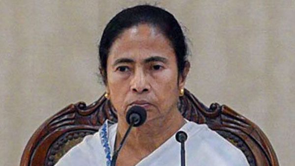 BJP indulging in horse-trading in K'taka, rebel Cong MLAs locked up in Mumbai: Mamata