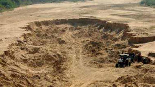 Gujarat: RTI activist injured, son killed by illegal sand mafia