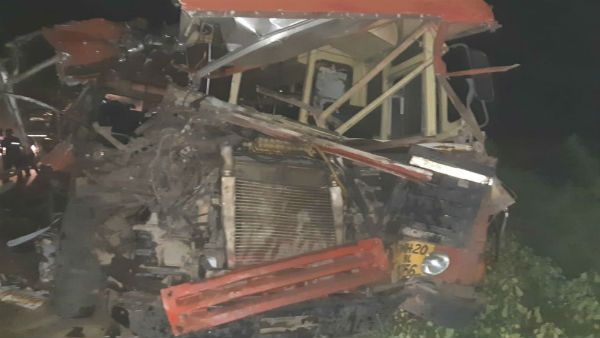 Maharashtra: 15 dead, 35 injured after bus collides with truck in Dhule