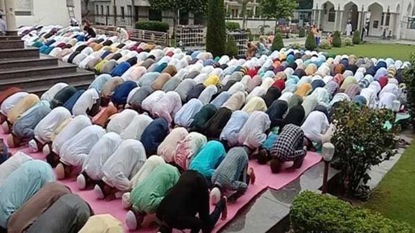 Eid al-Adha prayers peaceful in Kashmir
