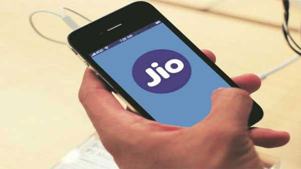 Jio tops in 4G download speed, Vodafone in upload in April: Trai data