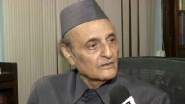 Blanket condemnation of Centre’s J&K decision not right: Karan Singh
