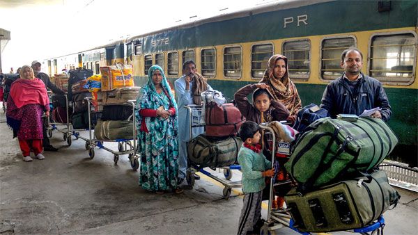 370 fallout: Pakistan halts Samjhauta Express