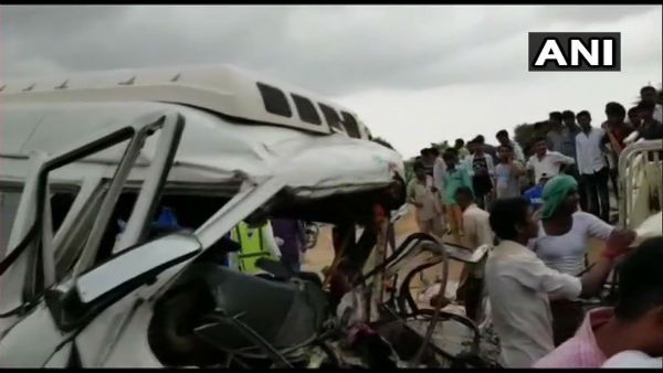 13 dead, many injured after two vehicles collide on Jodhpur-Jaisalmer road