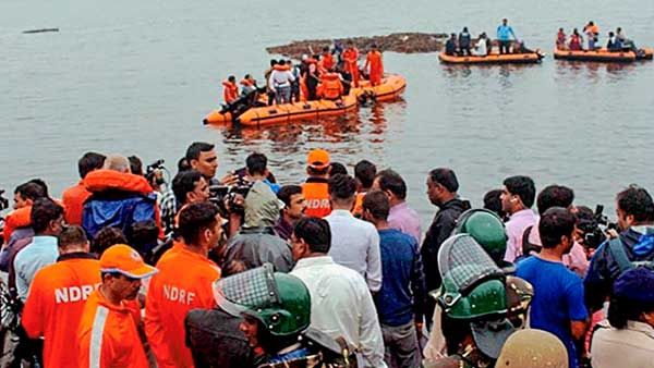 Godavari boat tragedy: Death toll goes up to 12 as search ops resume