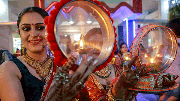 Karwa Chauth 2019: Date, Significance and rituals