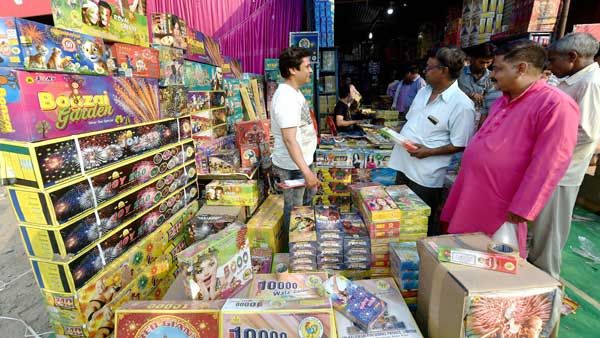 Ahead of 'pollution season', Delhi bans sale, use and produce of firecrackers till Jan 1, 2023