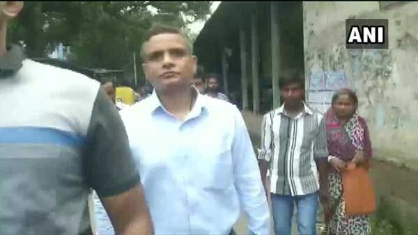 Rajeev Kumar arrives at Alipore Court today after Calcutta HC grants his bail plea