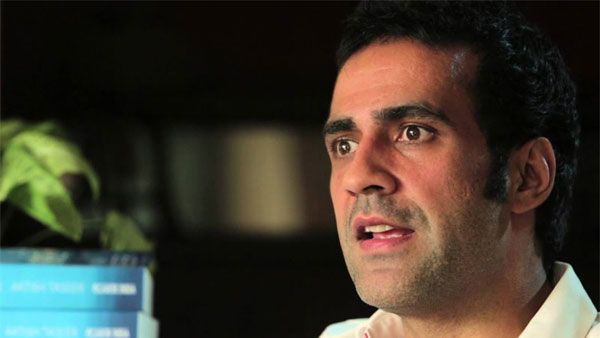 Aatish Taseer loses citizenship status for concealing information