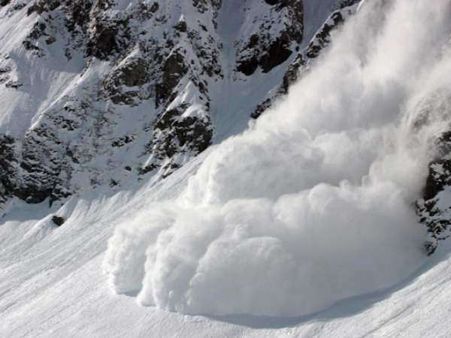 4 Soldiers, 2 civilians killed as Avalanche hits Army patrol in Northern Siachen