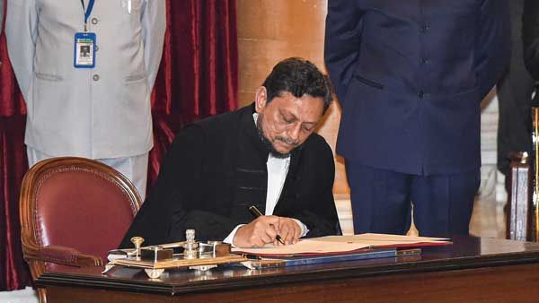 Justice Sharad Arvind Bobde takes oath as 47th Chief Justice of India