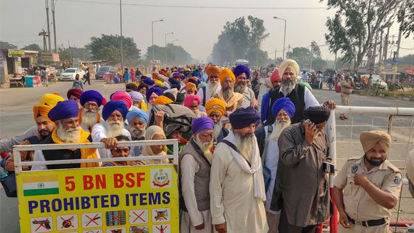 Kartarpur pilgrims will have to pay USD 20 says Pak, a day after fee waiver announcement