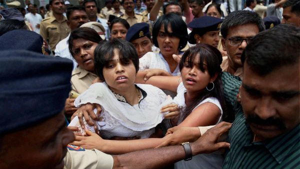 Sabarimala: As Ayyappa temple opens, activist Trupti Desai to attempt Darshan today