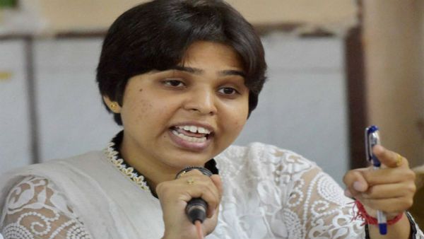 Will go to Sabarimala on Nov 16 when temple door opens, says activist Trupti Desai