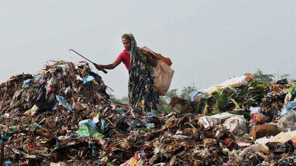 Woman ragpicker suffers injury after box in garbage explodes in Hyderbad