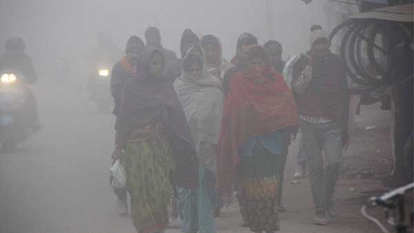 Cold wave grasps Delhi, mercury dips to single digit as winter sets in