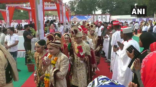271 fatherless girls married off at mass marriage in Gujarat's Surat