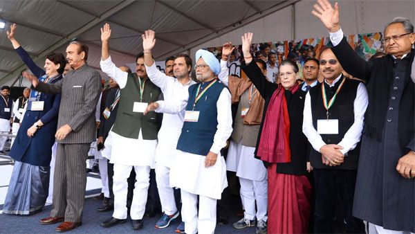 PM Modi only misled people in last 6 years: Manmohan Singh