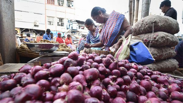 Onion price rises to Rs 11,000 per quintal mark
