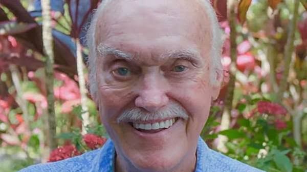 Baba Ram Dass, spiritual guru who sought enlightenment through LSD, dies at 88