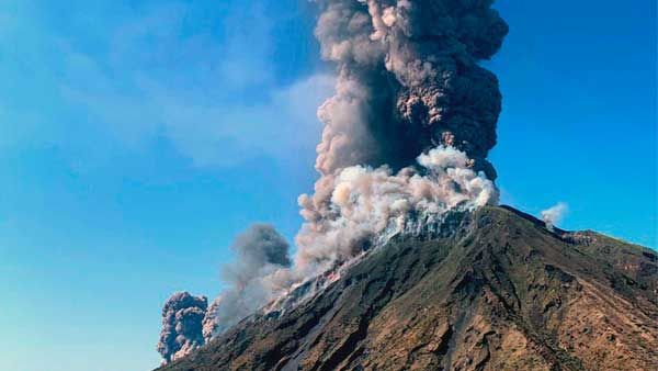 New Zealand's popular volcano erupts; PM Ardern says ‘people unaccounted for’