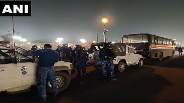 JNU protesters detained by police as they march towards Rashtrapati Bhavan