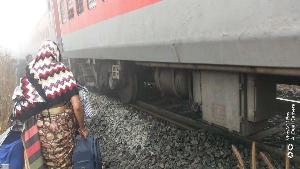 20 injured after 5 coaches of Lokmanya Tilak Express derail near Cuttack; Helplines set up