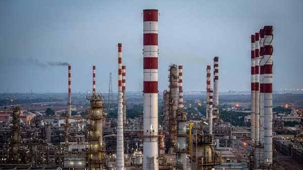 Oil prices rise after Iran launches missile attack on US air base