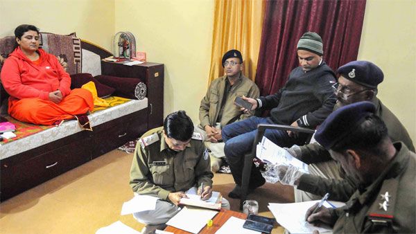 Sadhvi Pragya alleges receiving envelopes with chemicals