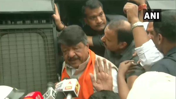 High drama on Kolkata street, BJP top brass detained by cops