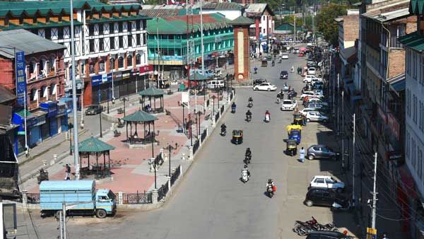 Govt amends April 1 order, reserves all jobs in J&K for domiciles