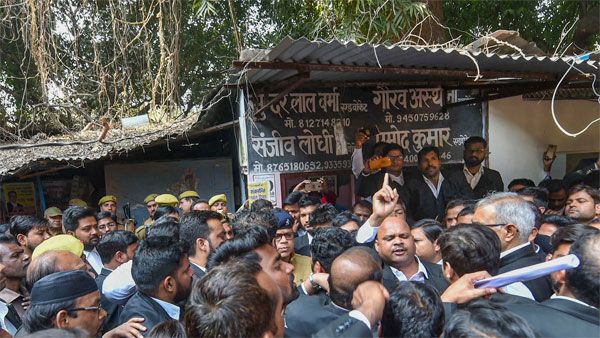 Blast at Lucknow court, several lawyers injured