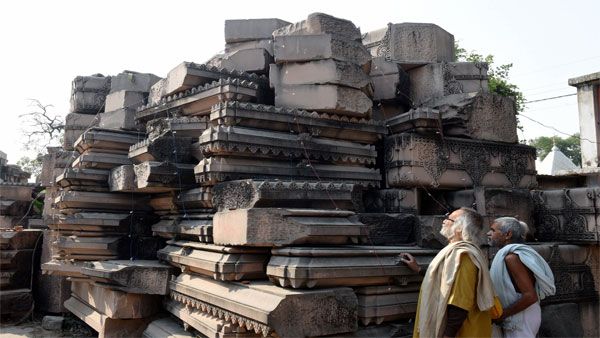 Idols of Ram Lalla to be shifted from makeshift temple