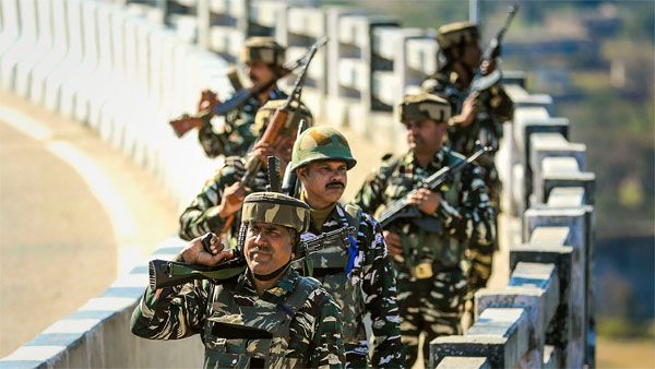 Leave of CRPF personnel extended by 15 in wake of COVID-19