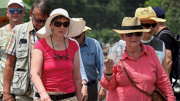 COVID-19: Entry of foreign tourists barred in J&K