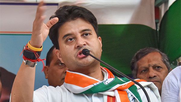 Scindia is suffering from swine flu, says Digvijay Singh amid MP crisis