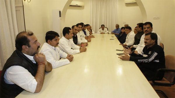 17 rebels from MP carted to a star hotel at Marathhalli, Bengaluru