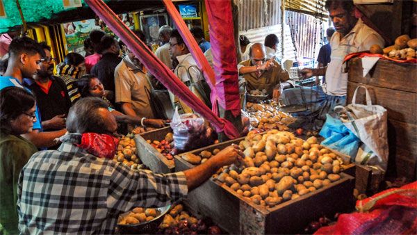 Coronavirus: Kolkata residents scramble to stock essential before lockdown