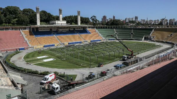 Coronavirus: Brazil's Sao Paulo stadium turning into open-air hospital