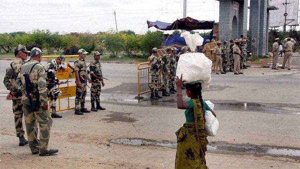 TN seals borders with Karnataka, AP, Kerala to control coronavirus outbreak