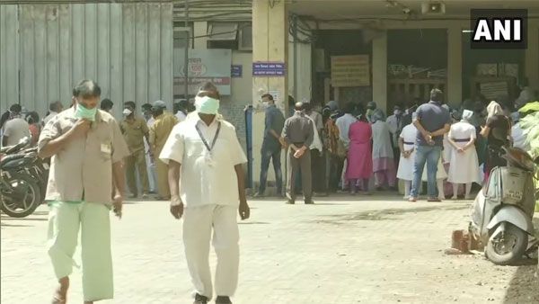 COVID-19: Medical staff at Mumbai hospital protest over PPE quality