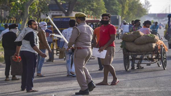 Policemen attacked for trying to enforce lockdown norms