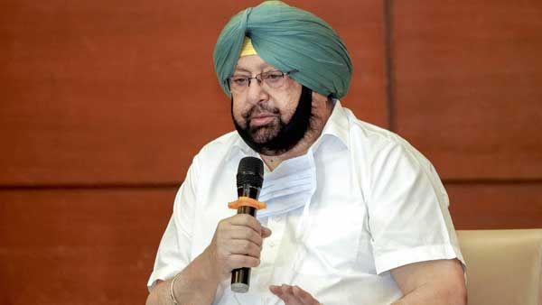 Harsimrat Kaur Badal's resignation a gimmick to fool farmers: Punjab CM Amarinder Singh