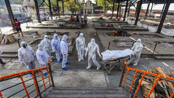 Centre asks states to hand over bodies of suspected Covid cases to kin without waiting for results